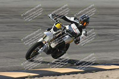 media/Oct-13-2025-Moto Forza (Mon) [[a66d839500]]/4-C Group/Session 2 (Bowl)/